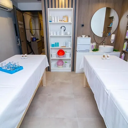 Hedonist Mountain Wellness & *