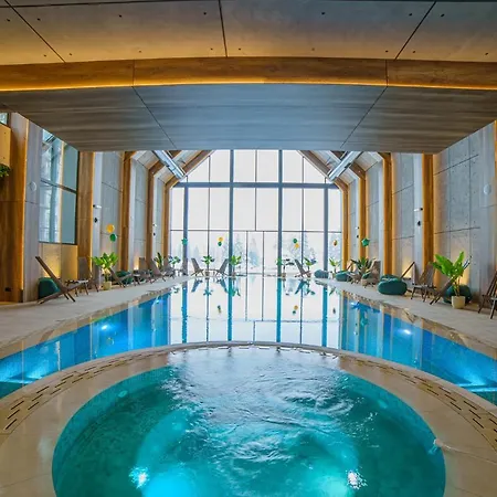 Hedonist Mountain Wellness & *