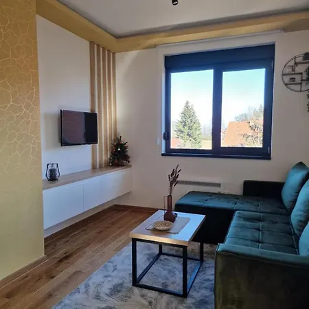 Hedonist Mountain Wellness & *